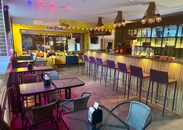 Tiki Taka Hostel & Pub