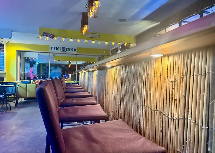 Tiki Taka Hostel & Pub