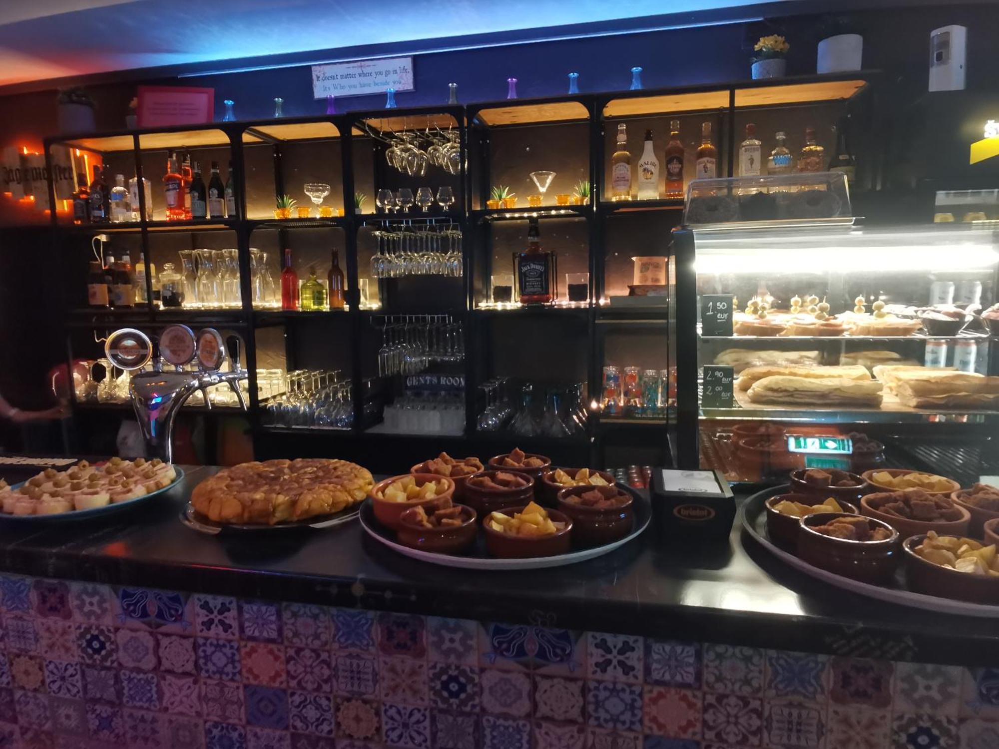 Tiki Taka & Pub